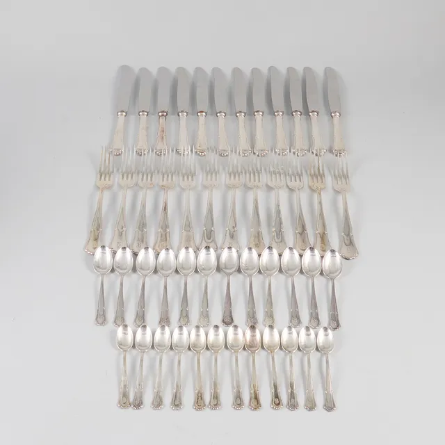 BESTICK, 49 del, Silver, Modell Saga, Monogram bruttovikt 1700g , varav knivar 650g.