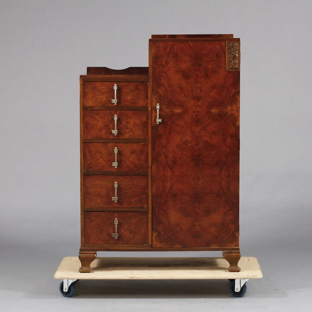 KLÄDSKÅP, art deco, 1900-talets första hälft. — Cupboards, Cabinets & Shelves — Göteborgs Auktionsverk