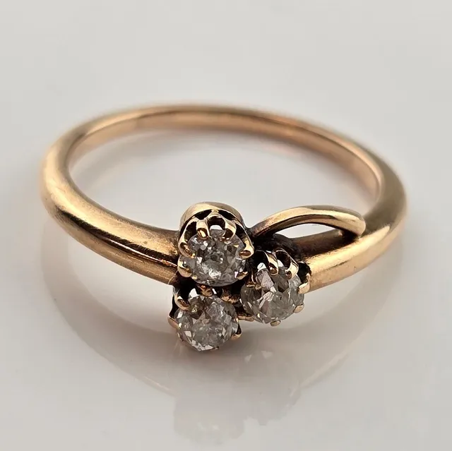 - JUGENDSTIL-DIAMANTRING - ROTGOLD 585/000 (14K).
