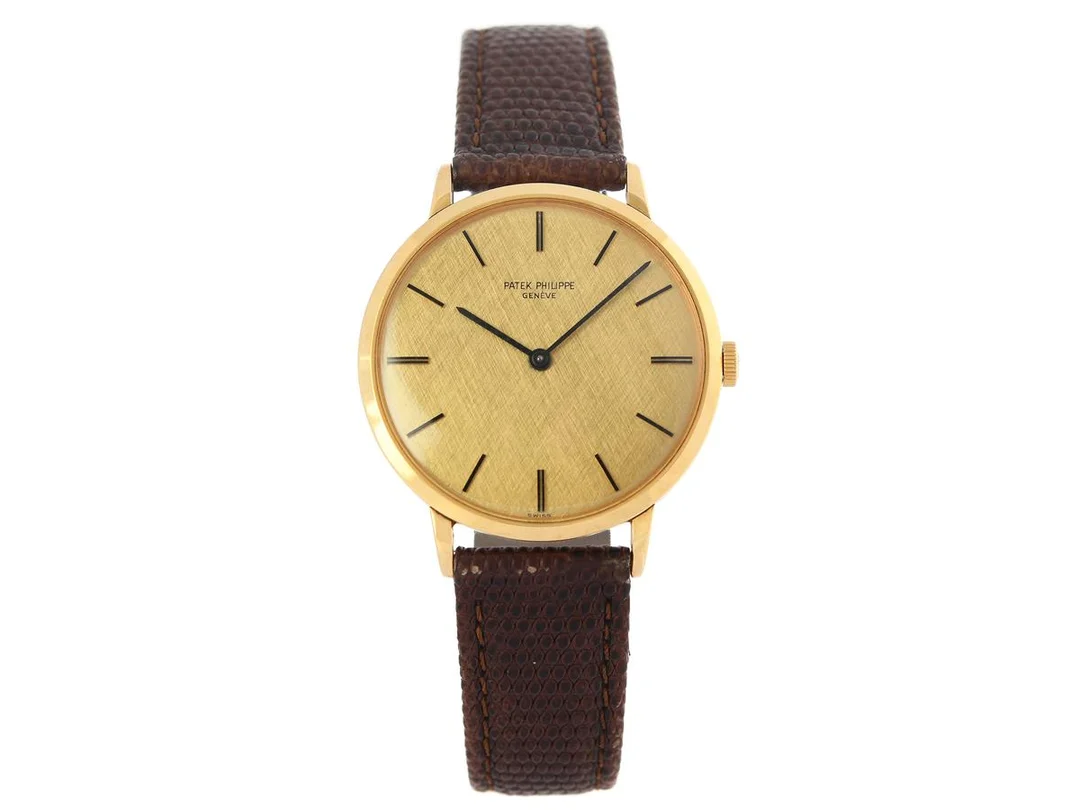 PATEK PHILIPPE, Genève, Calatrava, Cal 23-300 PM, Serie nr. 1226793, Ref nr. 3468, Boett nr. 332958, herrur, 33 mm, 18K guld, manuell, plexiglas, läderband, originalspänne i 18K guld, cert, mars 1979. — Klockor/Patek Philippe — Kaplans