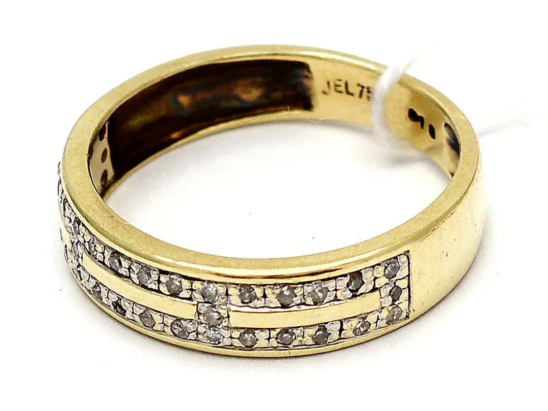 Ring 18K 3,8g Ø17¼ med åttkantslipade diamanter, en saknas — Smycken/Ring — Kaplans