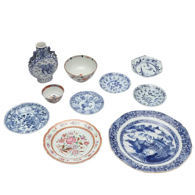 CHINESE BLUE & WHITE MOON FLASK VASE & OTHER CERAMICS.
