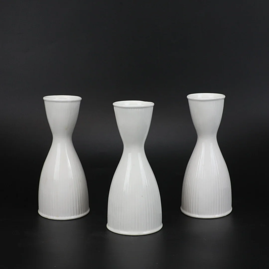 STIG LINDBERG. Vaser, 3 st, Gustavsberg. — European — Södermanlands Auktionsverk