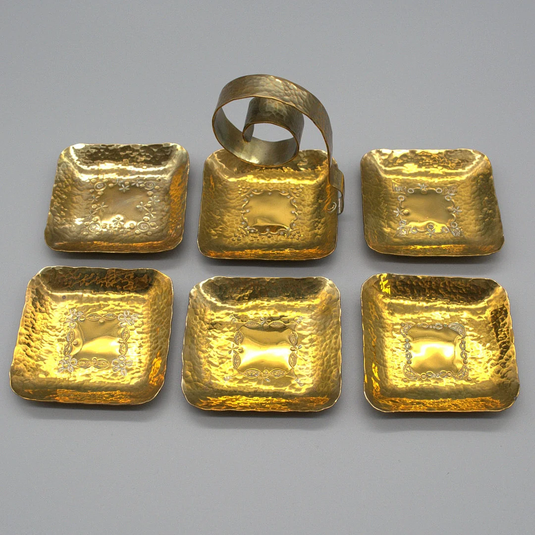 DESIGNER SCHALEN-SET, UNBEKANNTER HERSTELLER, SECHS STÜCK, VERGOLDETER MESSING, HANDGETRIEBEN, DEUTSCHLAND, UM 1950. — Pewter, Brass & Copper — Kunst- und Auktionshaus Kleinhenz