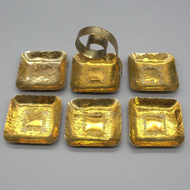 DESIGNER SCHALEN-SET, UNBEKANNTER HERSTELLER, SECHS STÜCK, VERGOLDETER MESSING, HANDGETRIEBEN, DEUTSCHLAND, UM 1950.