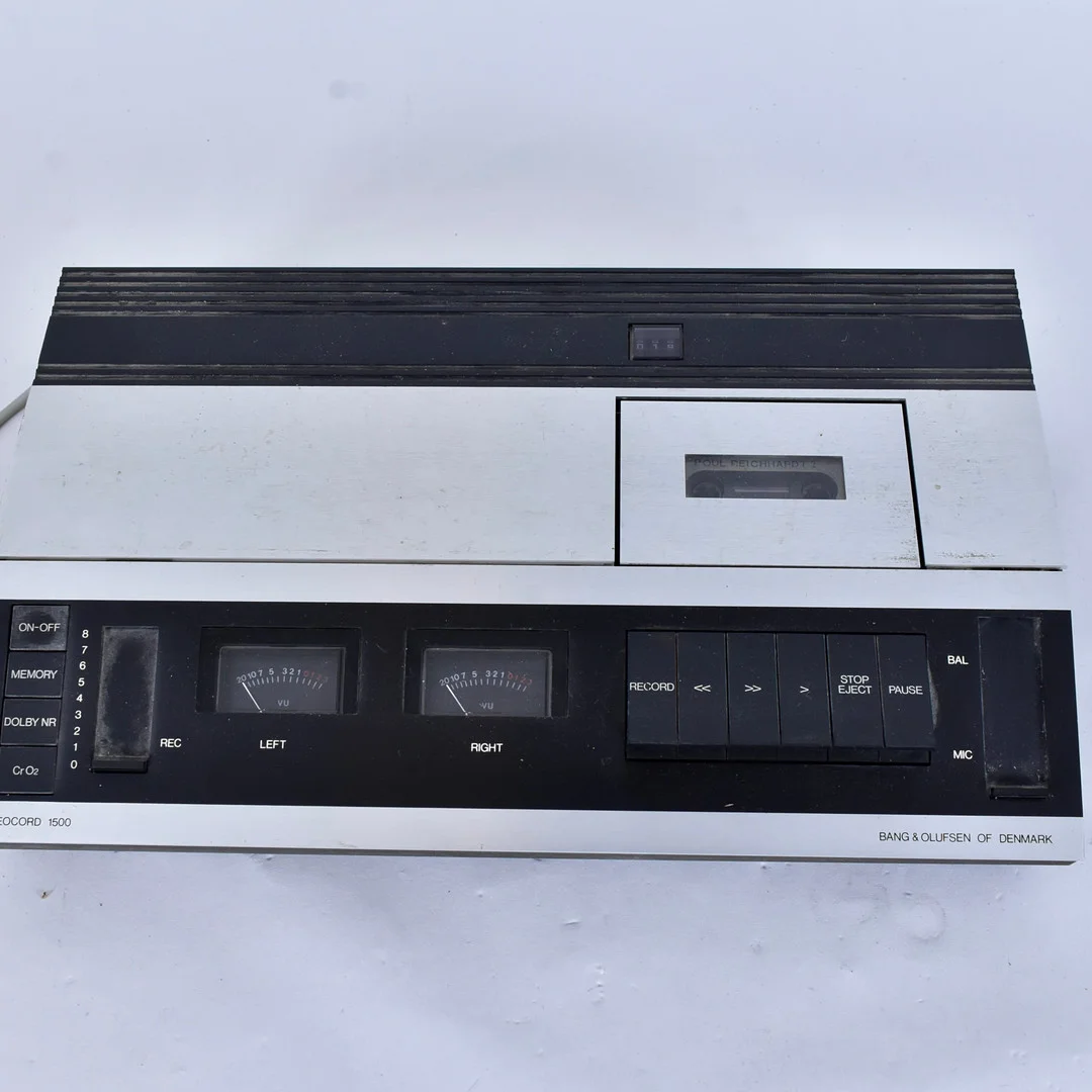 KASSETTSPELARE, Bang&Olufsen, Beocord 1500, T2642. — Modern consumer electronics — Halmstads Auktionskammare
