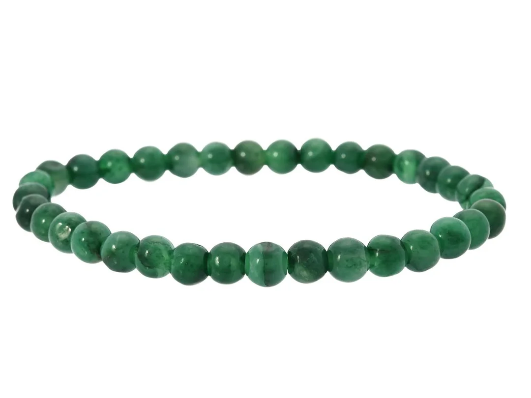 ARMBAND, grön kvarts, kulor ca 6 mm, trädd på elastisk tråd, längd ca 16 cm, vikt 8,3 g. — Smycken/Armband — Kaplans