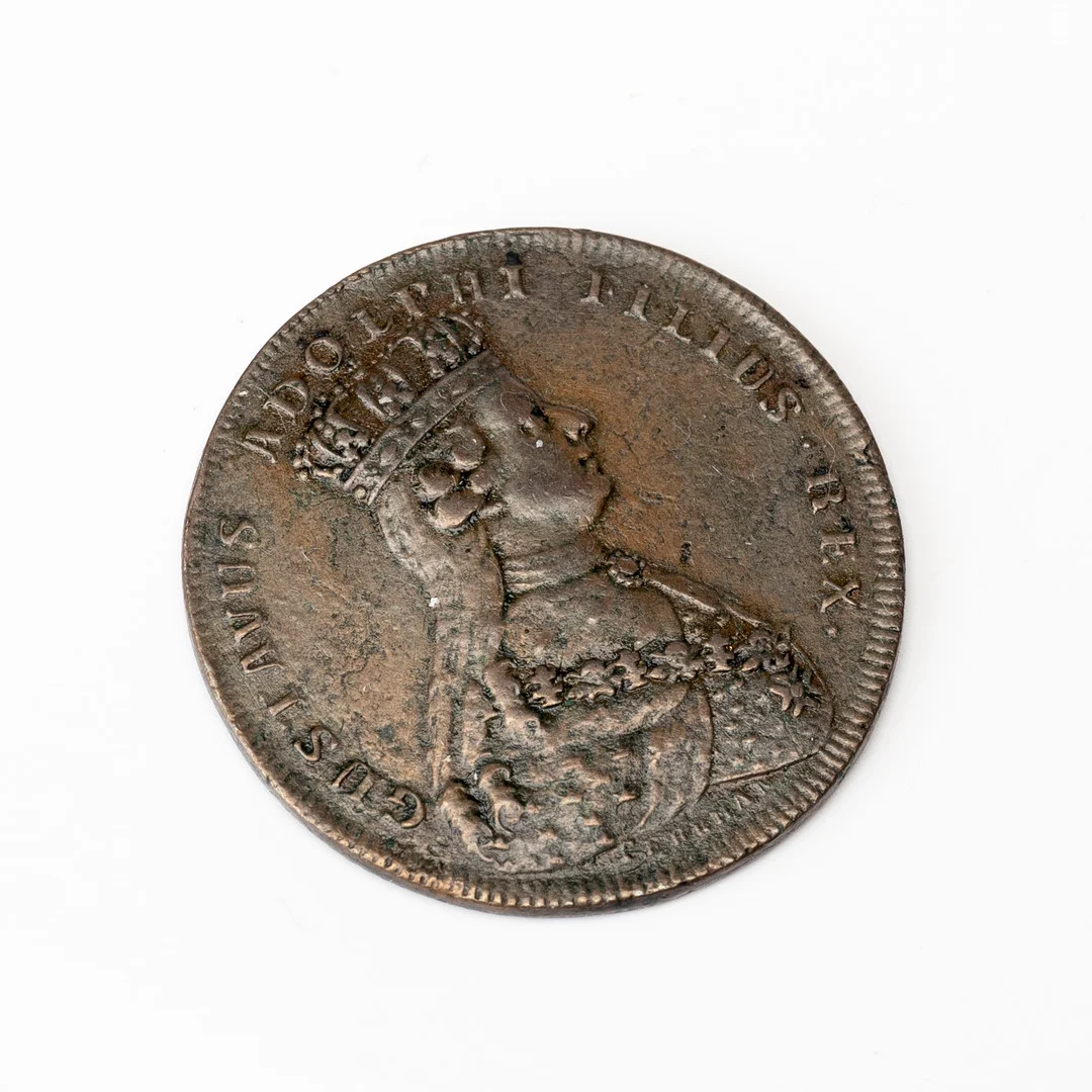 KASTMYNT, koppar, Gustav III:s kröning i Stockholms Storkyrka, den 29 maj 1772. — Coins & Banknotes — Auktionshuset Kolonn