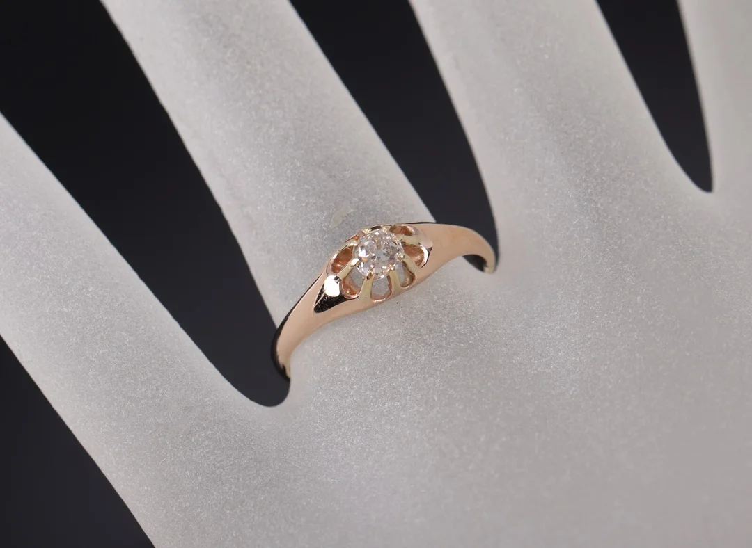 Diamantsolitairering af 14 kt. guld med Old Eurepean Cut diamant på ca. 0.24 ct — Jewellery/Rings — Lauritz