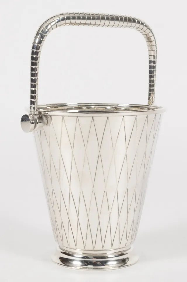 Sigvard Bernadotte for Georg Jensen. Art deco ice bucket in sterling silver
