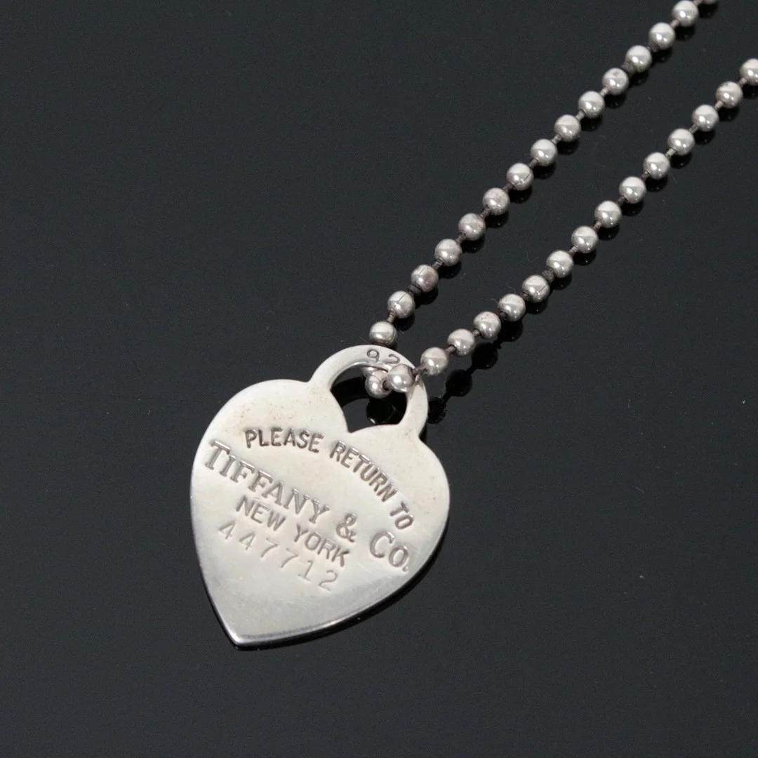 TIFFANY & CO. Halskette mit Herzanhänger 'Return to Tiffany', 925er Silber. — Necklace — Stockholms Auktionsverk Düsseldorf/Neuss