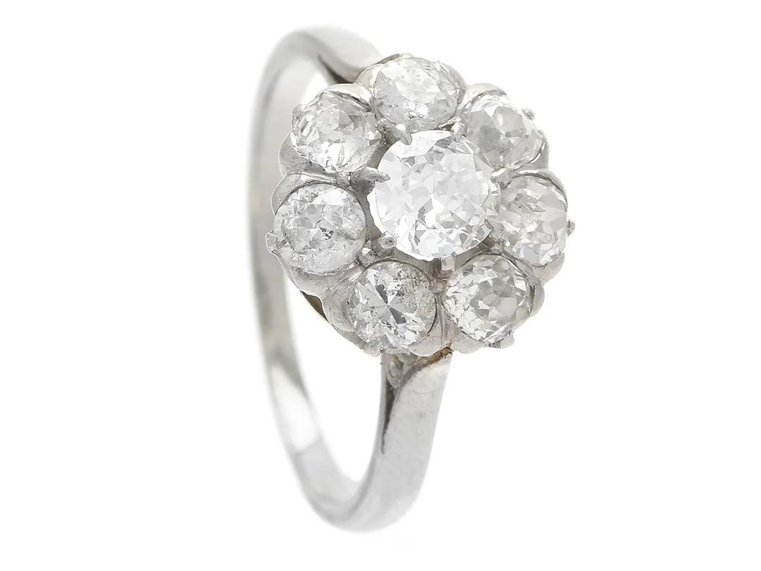 RING, platina, 8 gammalslipade diamanter ca 1,60 ctv, ca W-Cr/SI-P, stl 17,5 mm, vikt 3,4 g, en diamant är skadad. — Smycken/Ring — Kaplans