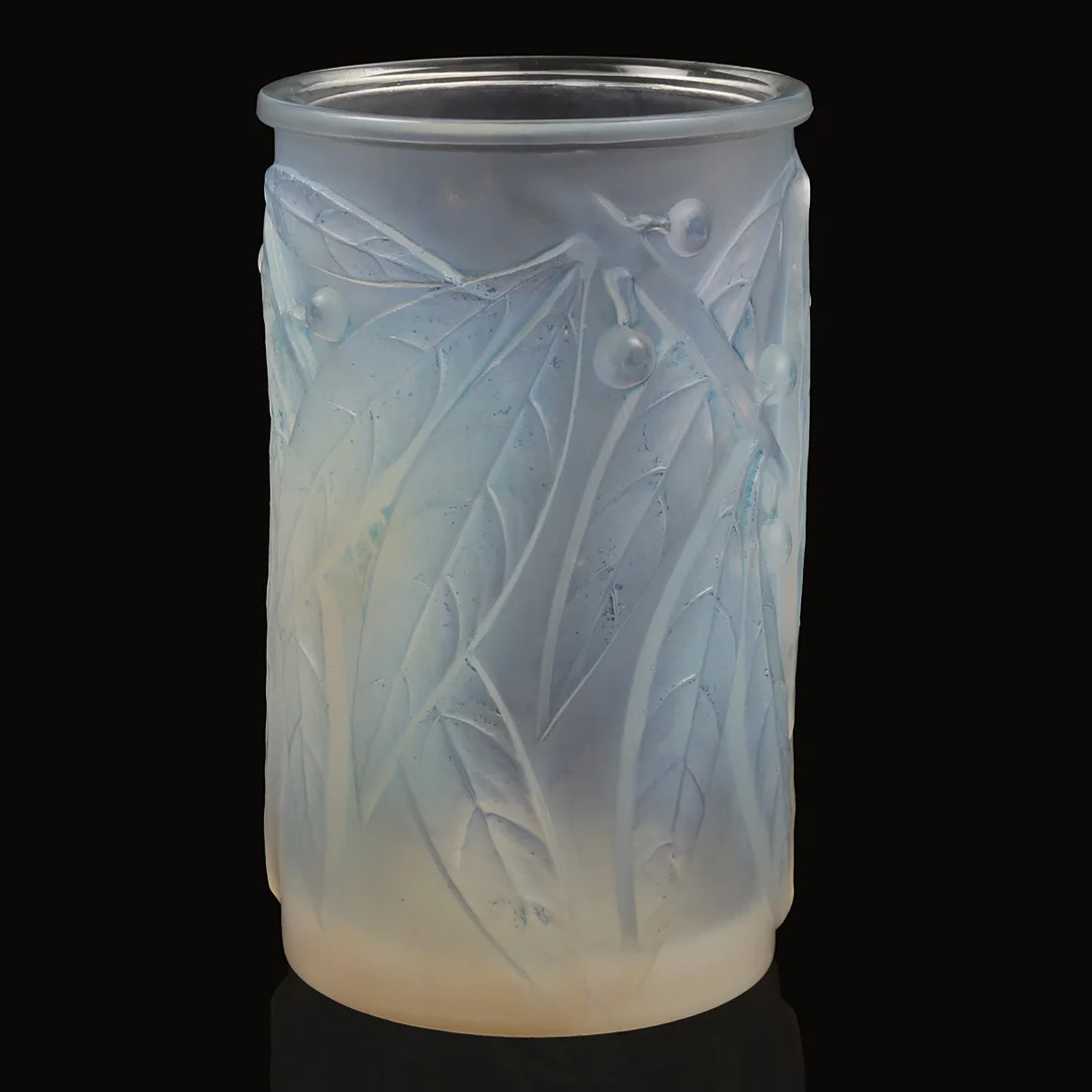RENÉ LALIQUE (1860-1945). 'LAURIER' VASE. — Art glass — Bishop & Miller