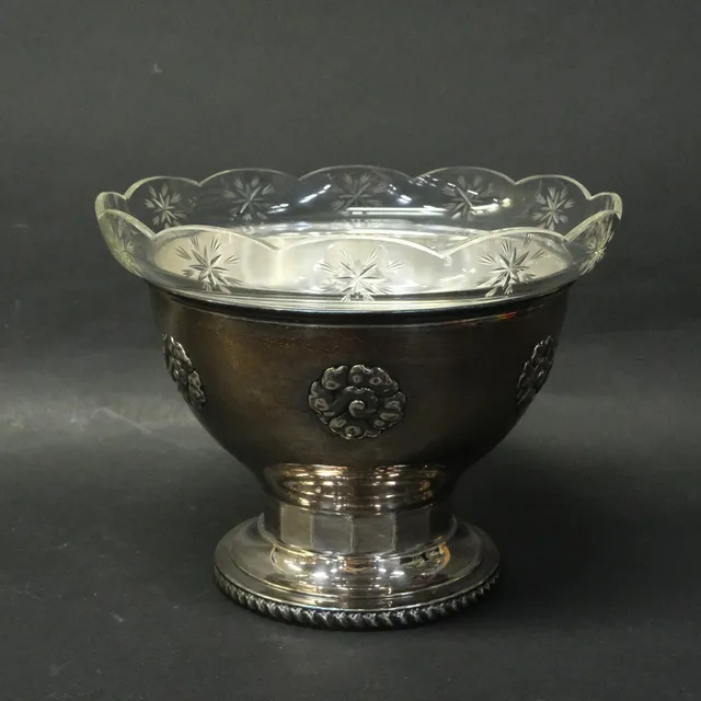 FRUKTSKÅL, NYSILVER MED INSATS AV GLAS.