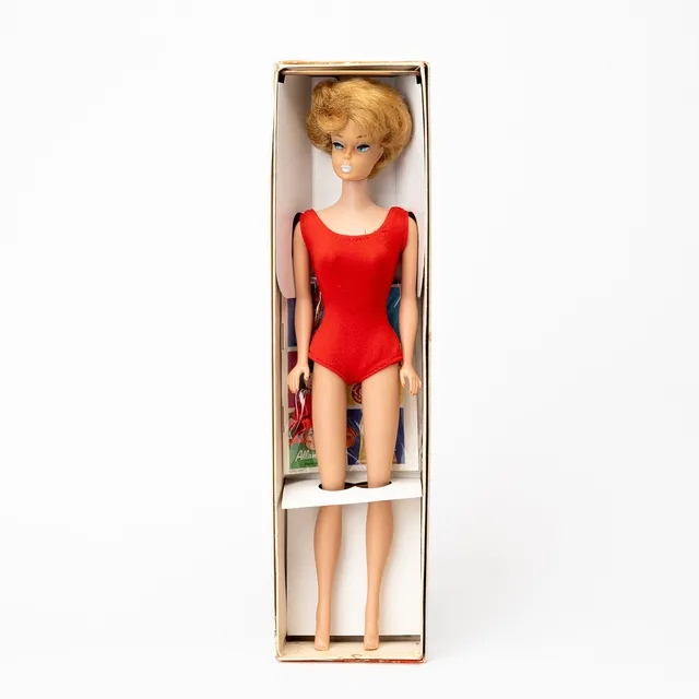 MATTEL INC. "Barbie Bubble Cut", platinum blonde, med originalkartong, 1960-tal.