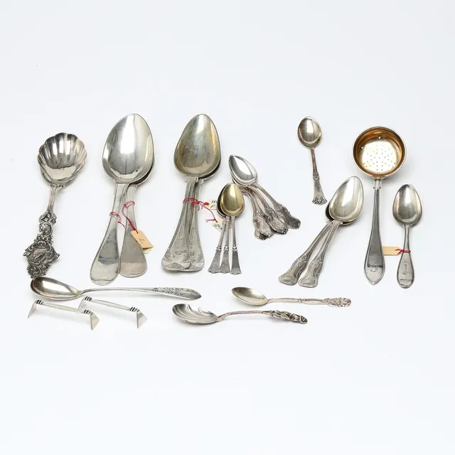 SILVERBESTICK, 24 st, huvuddelen Sverige, 1800/1900-tal, vikt ca 589 gram.