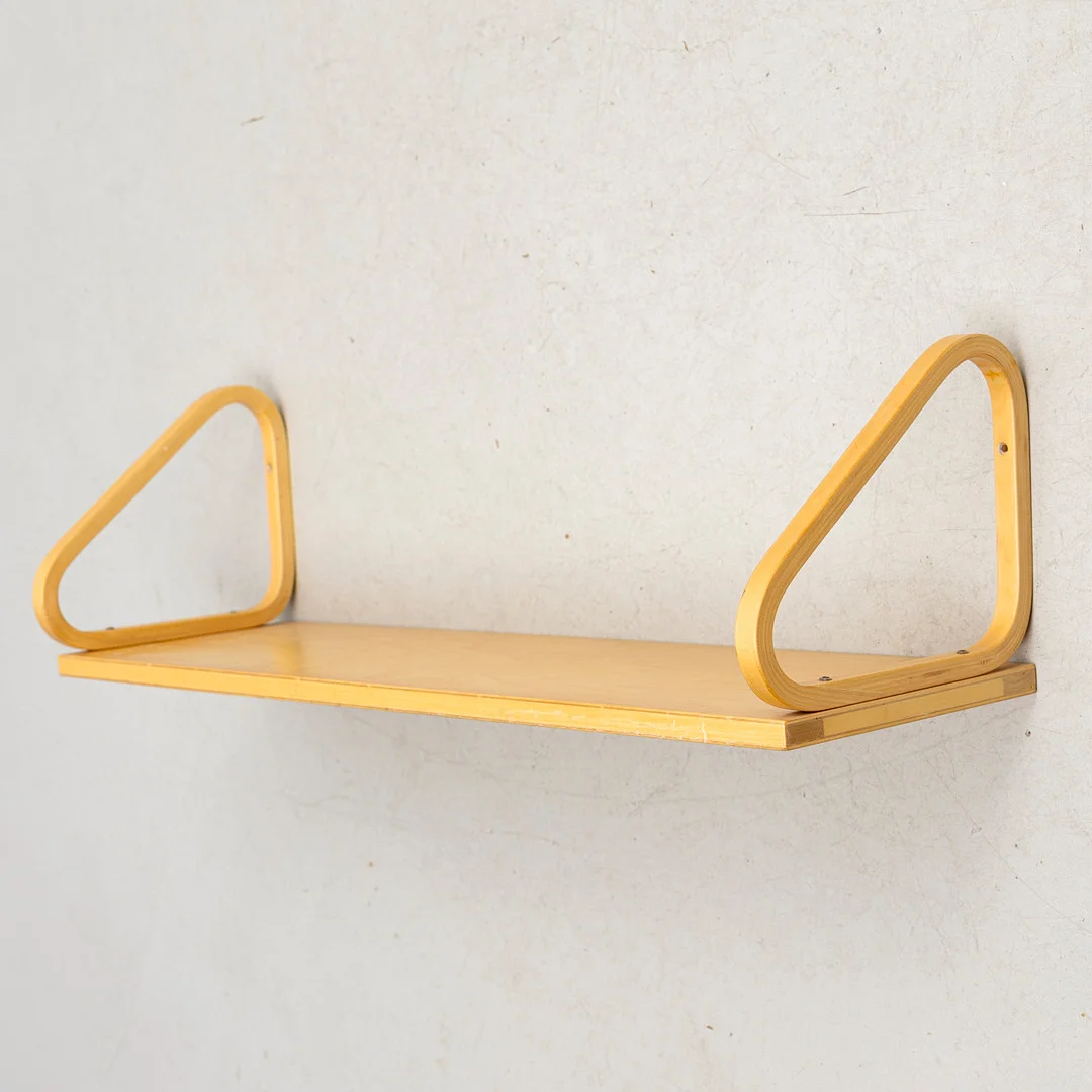 ALVAR AALTO. Hylla, modell 112B, Artek, Finland, 2000-tal. — Cupboards, Cabinets & Shelves — Auktionshuset Kolonn