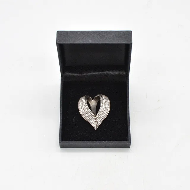 COLLIERANHÄNGER IN HERZFORM, STERLINGSILBER MIT ZIRKONIA, DURCHBROCHEN, VINTAGE.
