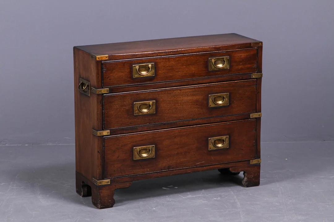 Lav military kommode — Furniture/Cabinets, chests of drawers — Lauritz