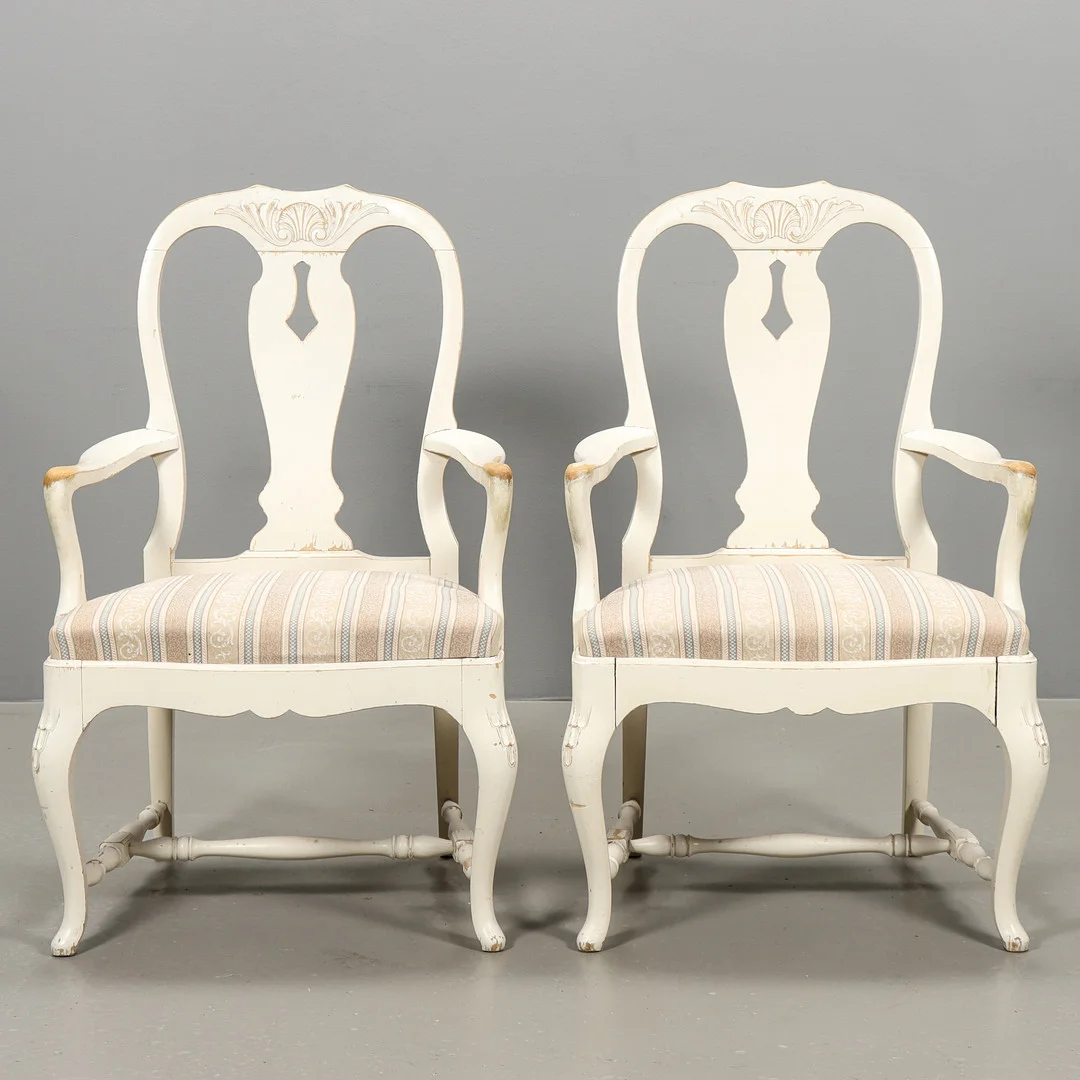 KARMSTOLAR 1 par, Rokokostil, 1900-talets första hälft. — Armchairs & Chairs — Karlstad Hammarö Auktionsverk