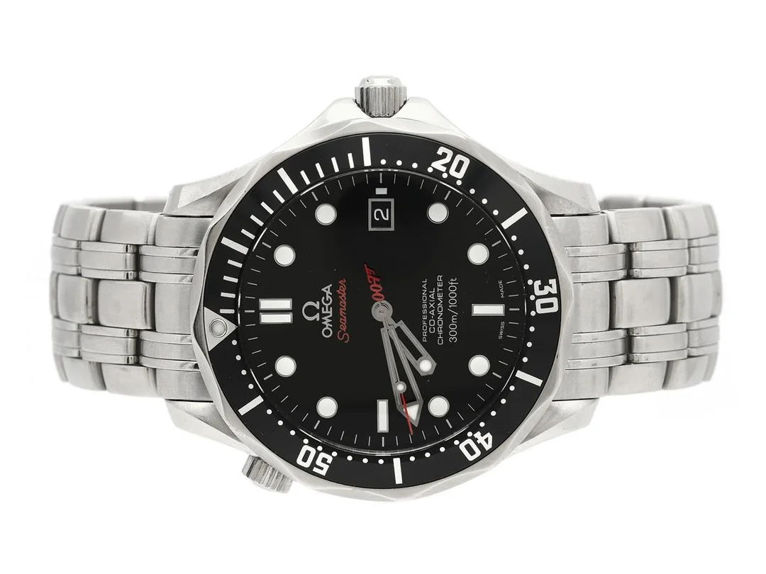 OMEGA, Seamaster, Professional (300m/1000ft), "James Bond", Chronometer, Cal 2500 (C), Verk nr. 81954091, Serie nr. 81954091, PIC nr. 212.30.41.20.01.001, Ref nr. ST 368.1635,Boett nr. 168.1635, herrur, 41 mm, stål, automatisk (Co-Axial), safirglas, datum, heliumventil, originallänk, viklås, Ref nr. 1514/825, cert, oktober 2008, box. Limiterad och numrerad (Nr.08806/10007). — Klockor/Omega — Kaplans