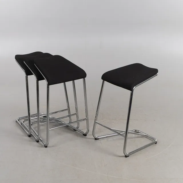 ANYA SEBTON. Lammhults, Barstolar, "Add", 2 par, med svart ullklädsel, totalt 4 stycken.
