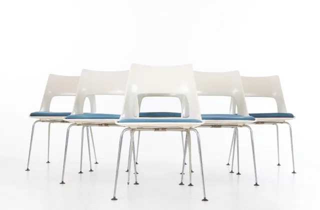Kay Kørbing. Set of fiberglass dining chairs (6)