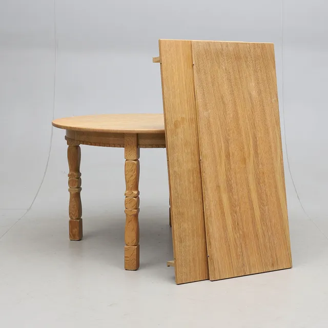 HENNING KJAERNULF. matbord, ek, Danmark, 1900-talets andra hälft.