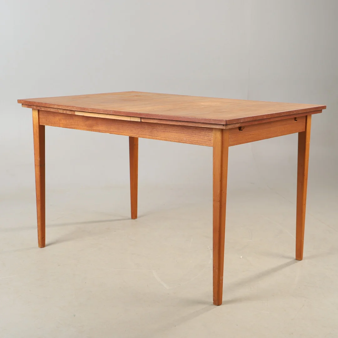 MATBORD, teak och bok, 1900-talets mitt. — Dining tables — Helsingborgs Auktionskammare