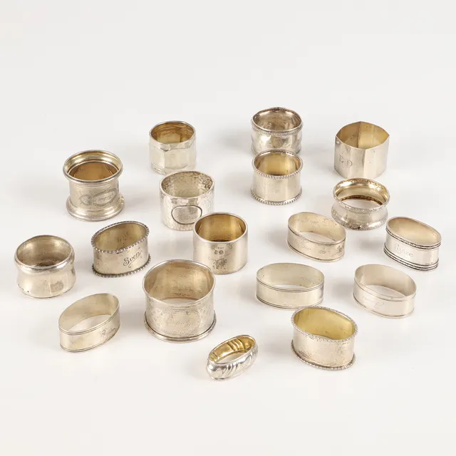 SERVETTRINGAR, 18 stycken, silver.