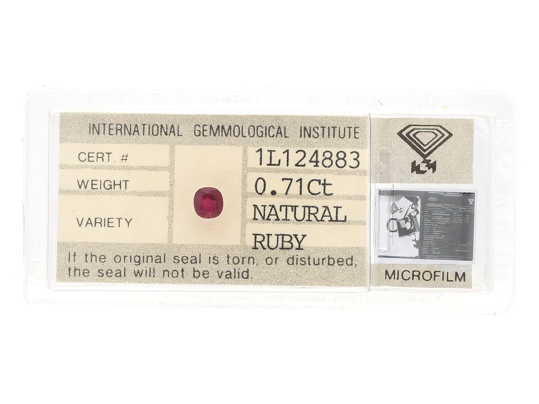 RUBIN, ovalslipad 0,71 ct, IGI certifikat 1L124883, förseglad. — Ädelstenar/Rubiner — Kaplans