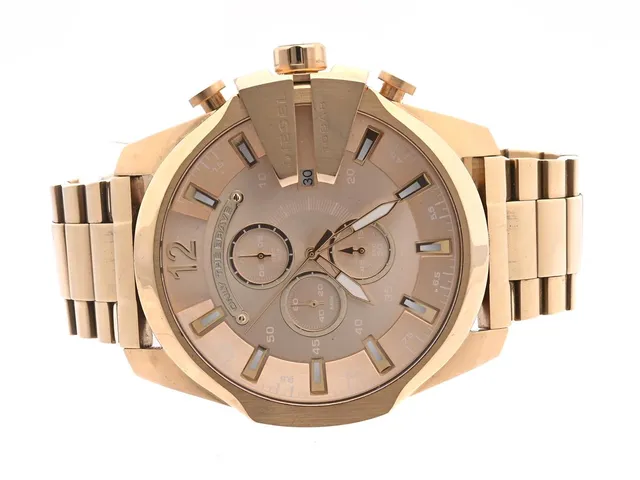 Herrur Diesel Mega Chief only the Brave, stål, quartz Ø51mm refnr:dz-4360 sernr: 111608 datum, kronograf, länkens innermått inkl ur ca 20cm, instruktionsbok, små repor, originalbox