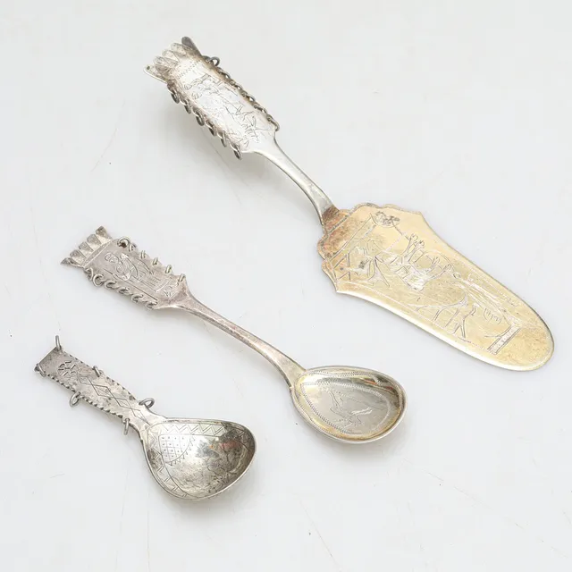SILVER, 3 delar, samearbeten, handsmide,totalvikt 104 gram.