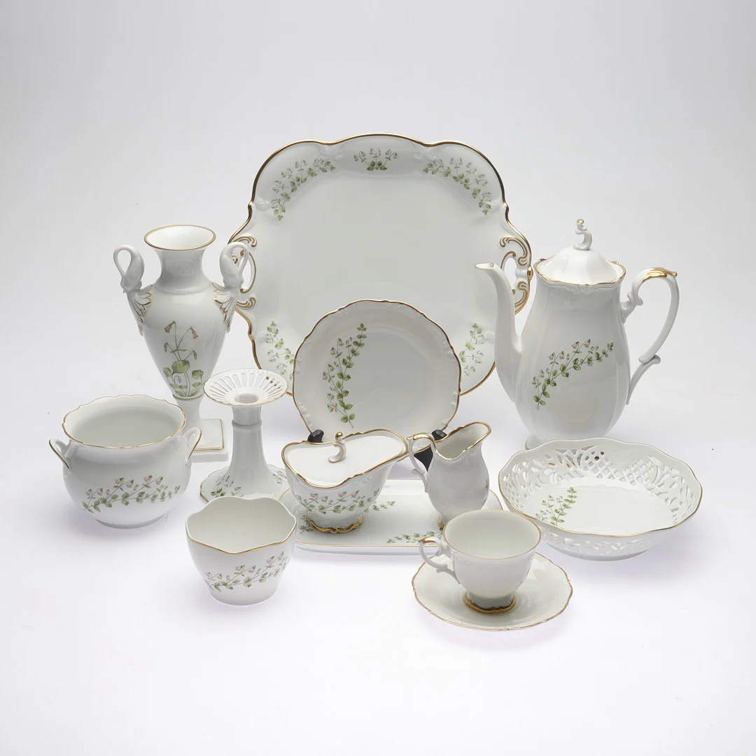 KAFFESERVIS, 36 delar, porslin, "Linnaea Borealis", Hackefors. — European — Gomér & Andersson Norrköping