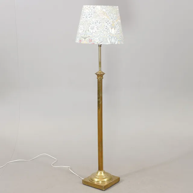 GOLVLAMPA, mässing, 1900-talets första hälft.