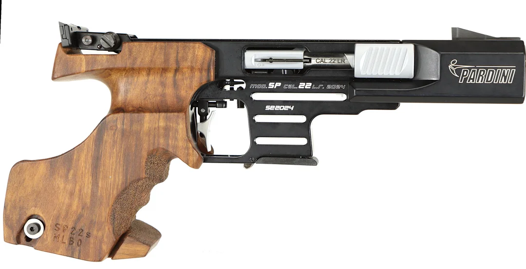 PISTOL, fabrikat Pardini, modell SP, kaliber .22LR, tillv.nr B34596, se-nr SE3684718. — Pistols — Walter Borg