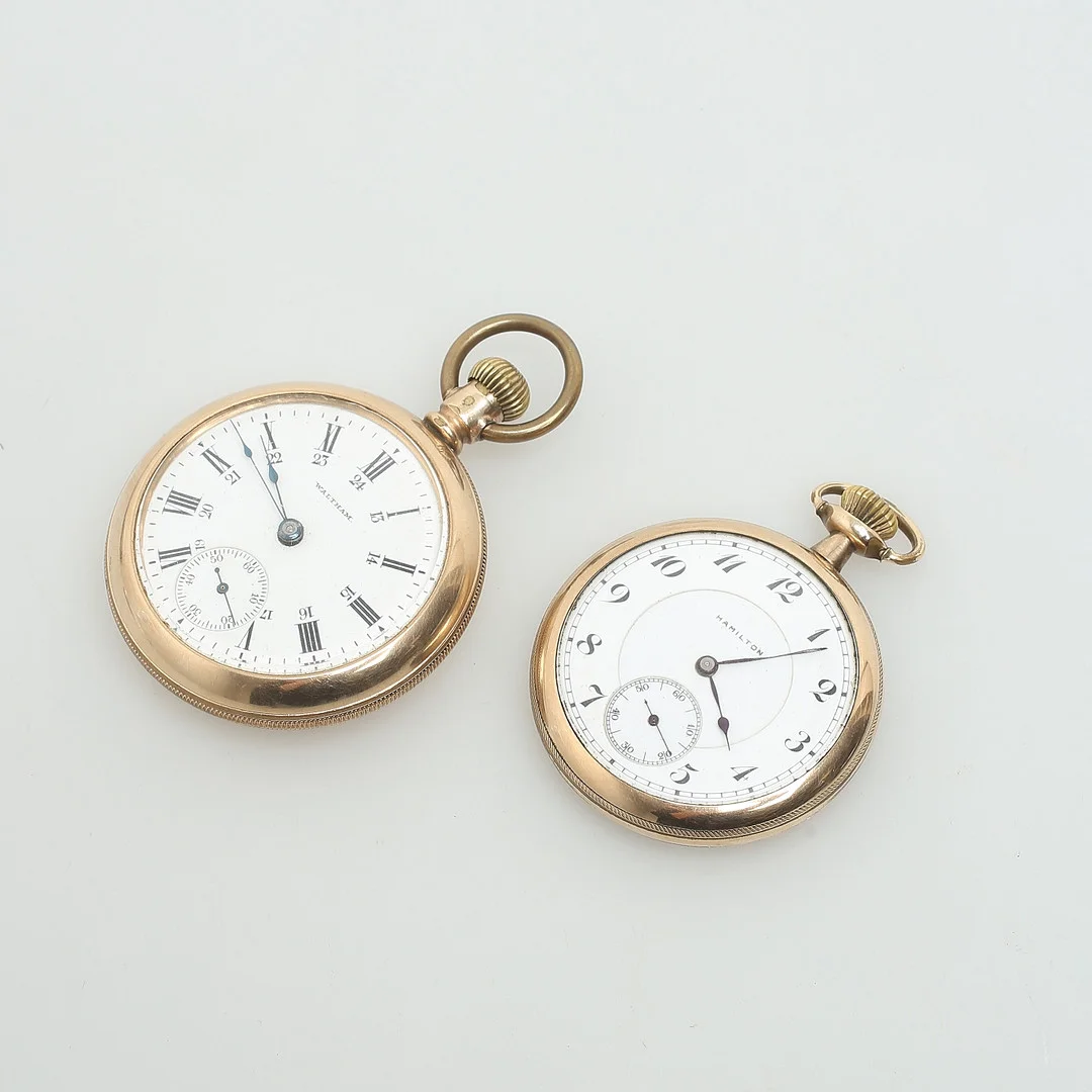 FICKUR 2 st, Waltham samt Hamilton, doublé. — Pocket & Stop Watches — Auktionshuset Kolonn