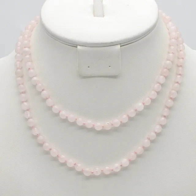 ROSENQUARZ PERLENCOLLIER, EINZELN GEKNÜPFT, MIT VERSCHLUSS, VINTAGE, CA. 82 CM.