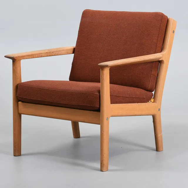 HANS J WEGNER. GE265 lænestol i massiv egetræ, Getama. Danmark, 1960'erne.