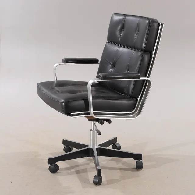 KARL ERIK EKSELIUS. Kontorsstol, "Mondo", svart skinnk/aluminium, JOC Möbel i Vetlanda.
