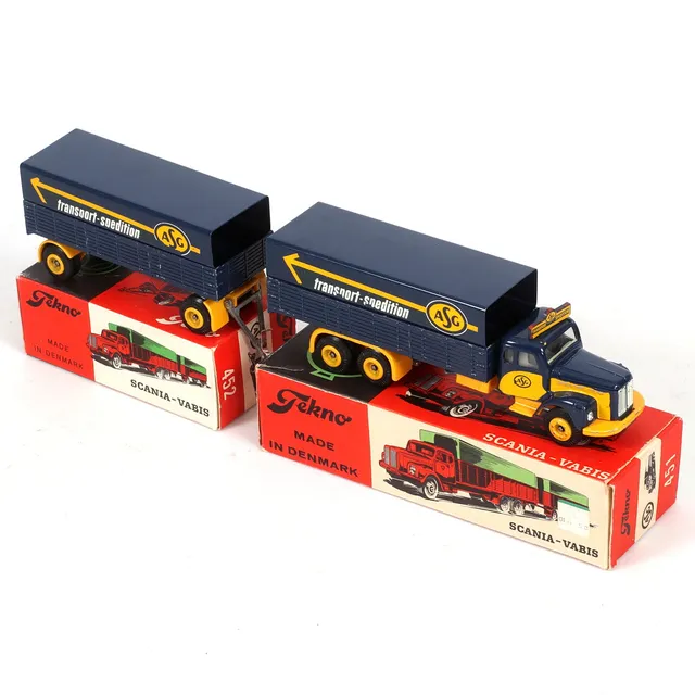 MODELLBIL, 2 delar, Scania-Vabis lastbil samt släp, Nummer 451 samt 452, originallådor, Tekno Toys, Danmark.