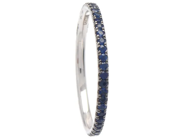 HELALLIANSRING, 18K vitguld, safirer ca 0,30 ctv, stl 16,75 mm, vikt 0,9 g.