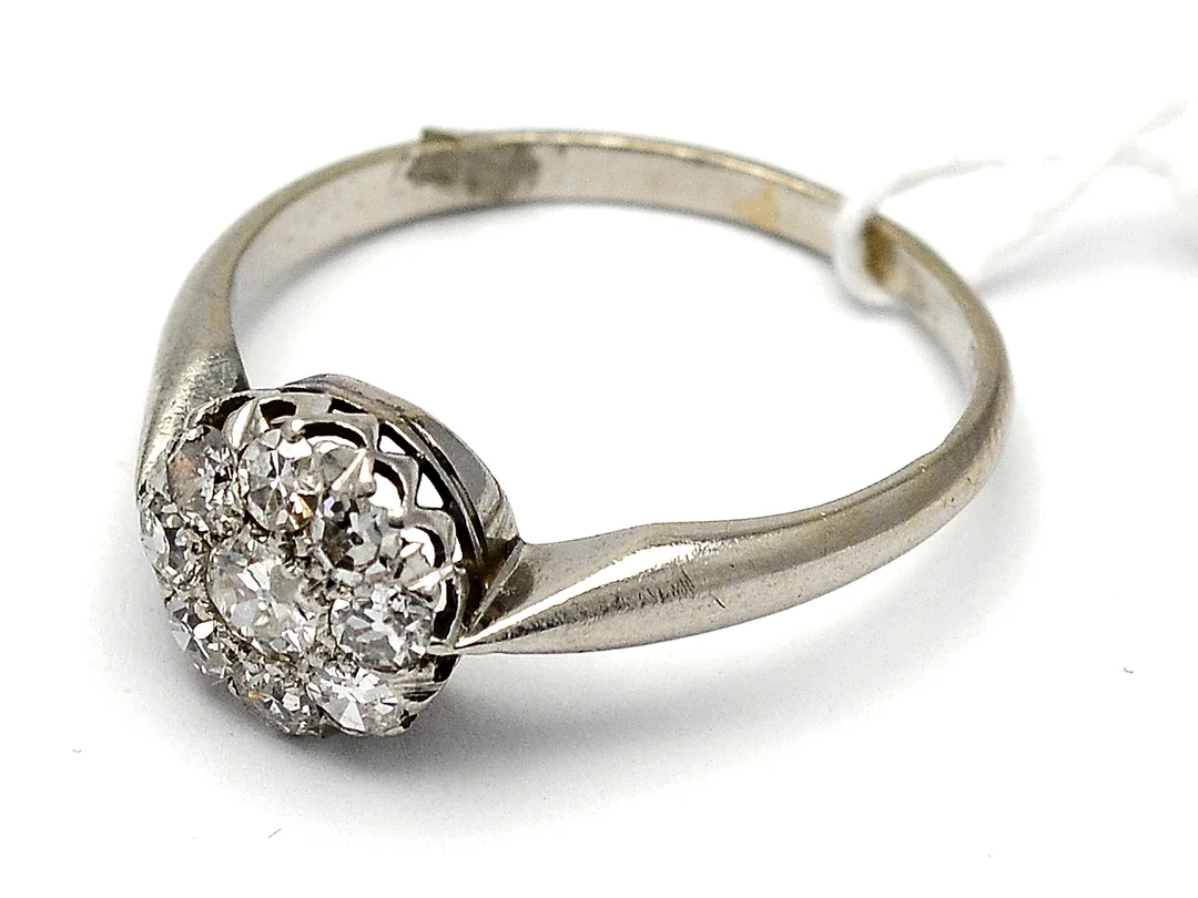Ring platina 4,2g Ø18¼, med åttkantslipade diamanter 1xca.0,16ct (chip), 8xca.0,05ct — Smycken/Ring — Kaplans