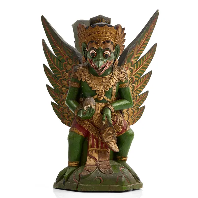 SKULPTUR, bemålat och skuret trä, Java eller Bali, föreställande Garuda, 1900-tal.