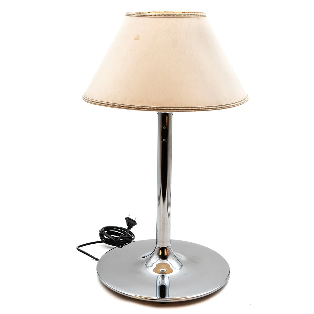 PER SUNDSTEDT. BORDSLAMPA, Atelje lyktan, "Mars" Åhus, metall. — Table Lamps — Norrlands Auktionsverk