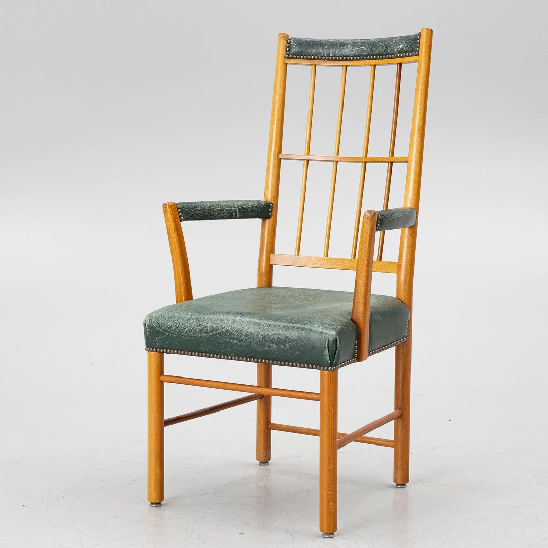 Josef Frank, karmstol, modell 652, Firma Svenskt Tenn, ca 1990. — Design/Möbler — Bukowskis
