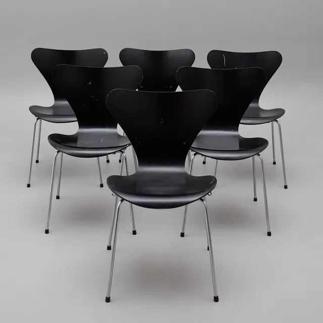 ARNE JACOBSEN. STOLAR, "SJUAN", SEX STYCKEN, FÖR FRITZ HANSEN, DANMARK 1972.