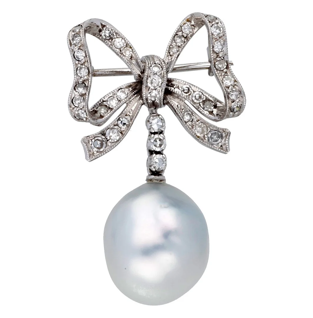 Brooch with diamonds and pearl, first half of the 20th Century. — Brooches & Pendants — Balclis