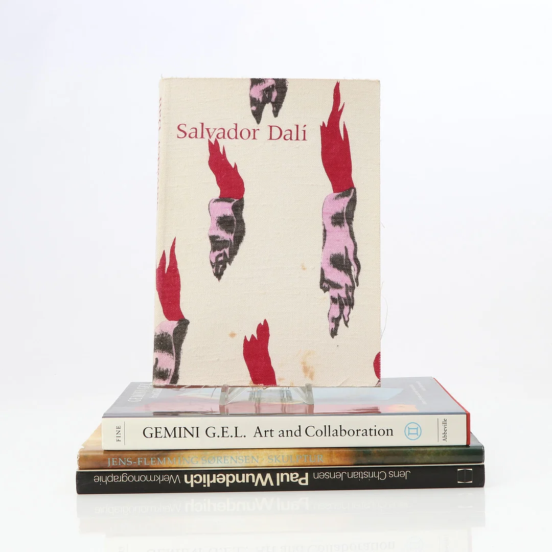 KONSTBÖCKER, FYRA ST. Salvador Dalí, Paul Wunderlich, Gemini G.E.L. och Jens-Flemming Sørensen. — Books — Skånes Auktionsverk