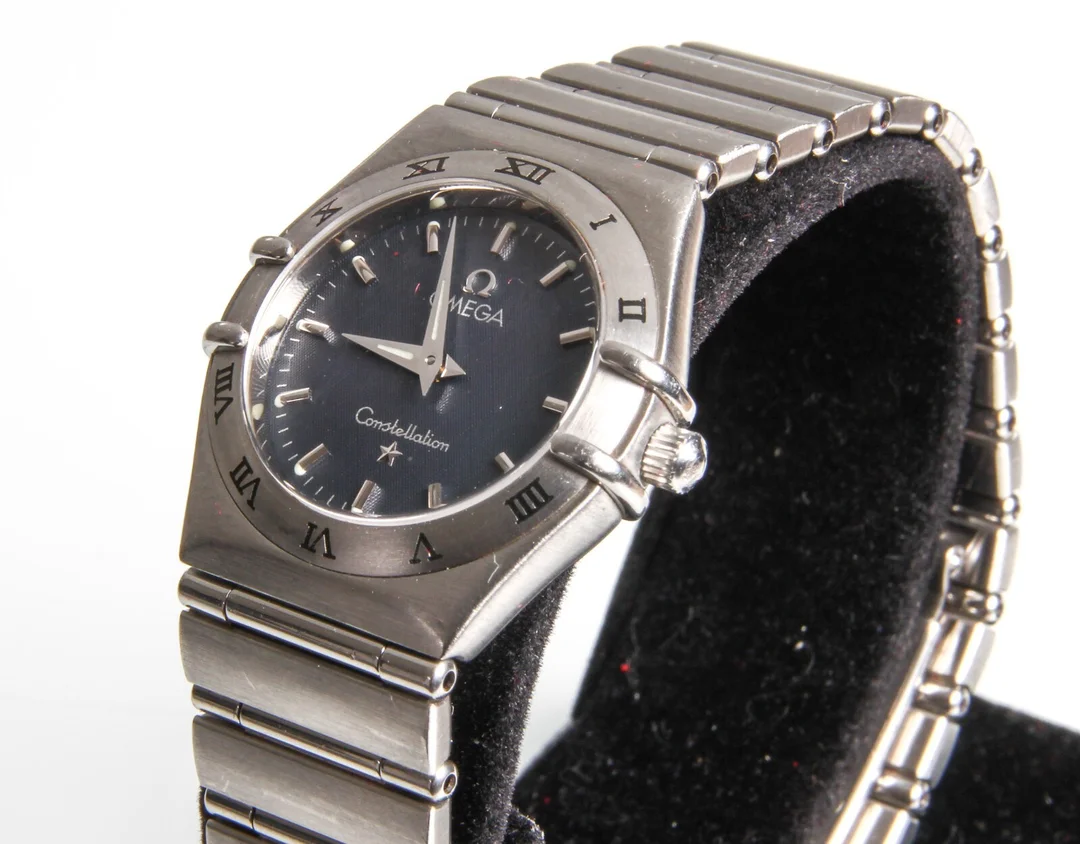 Omega 'Constellation Lady'. Women's steel watch — Watches and clocks/Ladies watches — Lauritz